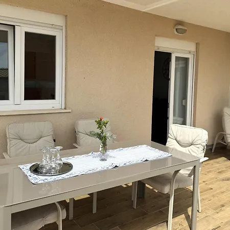 One Bedroom Apartment Apartment